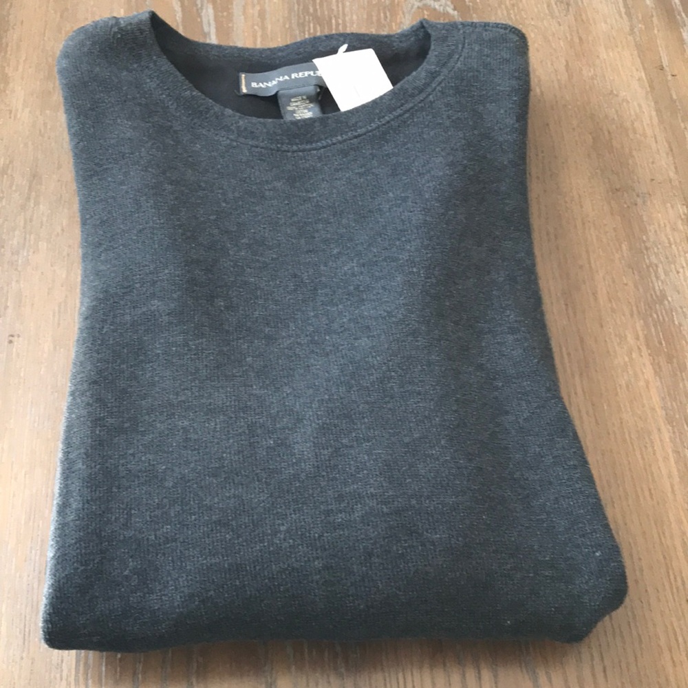 BANANA REPUBLIC  Crewneck sweater, size L, 100% cotton.